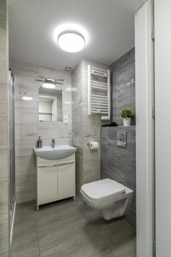Studia Przy Lotnisku Od Wroclawapartament-Pl Breslávia Exterior foto